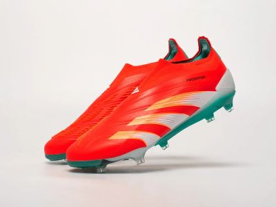 Лот: 24973762. Фото: 1. Футбольная обувь Adidas Predator... Кеды, кроссовки, слипоны