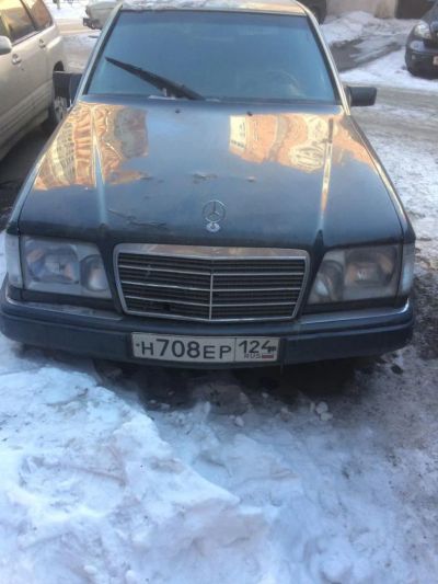 Лот: 11070101. Фото: 1. Mercedes w124 в разбор. Авто в разбор