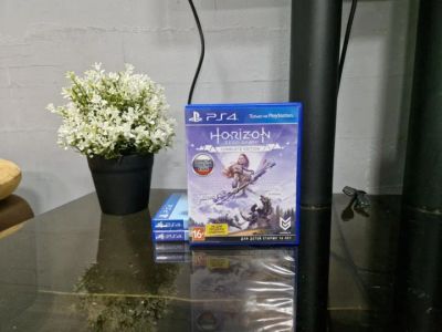 Лот: 25778092. Фото: 1. Игра Horizon Zero Dawn: Complete... Игровые приставки, консоли