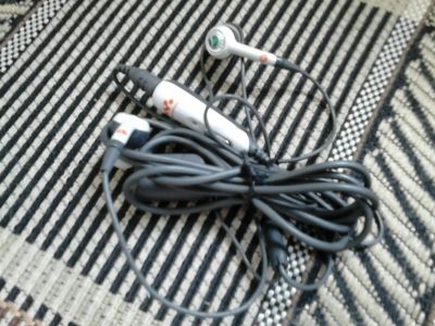 Лот: 12017352. Фото: 1. Оригинальная гарнитура Sony Ericsson... Наушники, гарнитуры