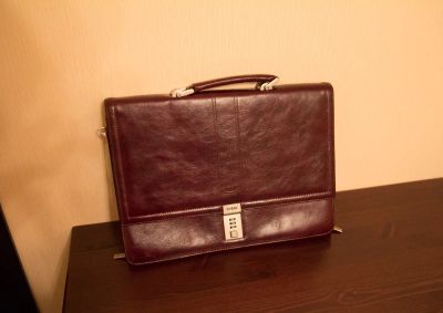 Лот: 4390953. Фото: 1. Портфель Ferre. Сумки
