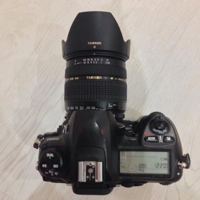 Лот: 7040756. Фото: 1. Nikon D200 с батарейным блоком... Цифровые зеркальные
