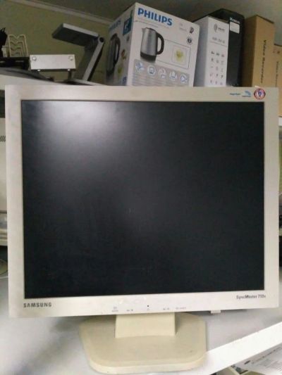 Лот: 10720961. Фото: 1. Samsung SyncMaster 710v. ЖК-мониторы