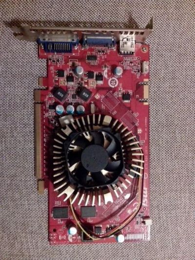 Лот: 3772292. Фото: 1. Видеокарта nVIDIA GeForce 9600... Видеокарты