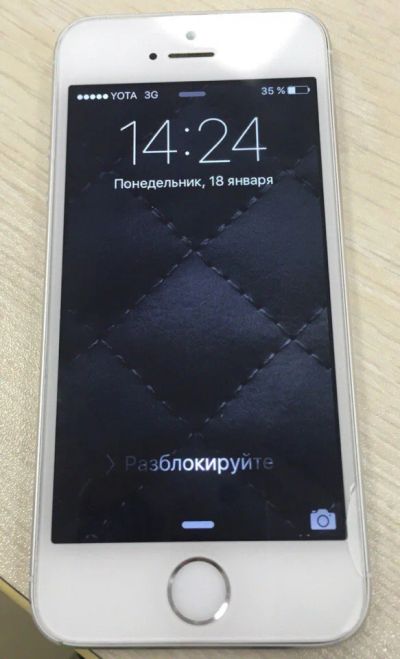 Лот: 6769261. Фото: 1. iPhone 5s 64gb silver. Смартфоны