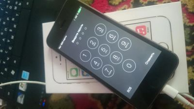 Лот: 3230200. Фото: 1. iPhone 5s 64gb black. Смартфоны