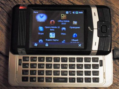 Лот: 870337. Фото: 1. rover PC q6. Смартфоны
