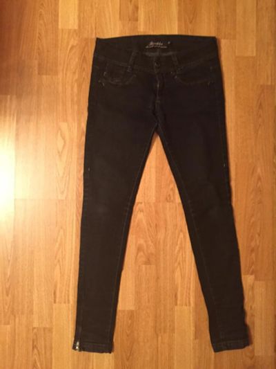 Лот: 7696050. Фото: 1. Джинсы skinny, Bershka, 38 размер. Джинсы