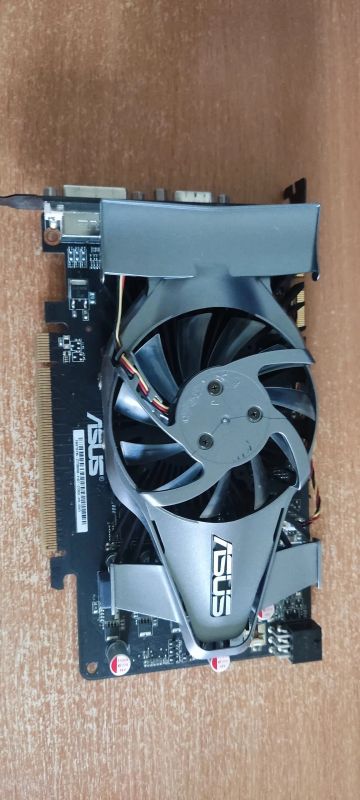 Лот: 20406605. Фото: 1. Видеокарта Radeon HD 5750 (1GB... Видеокарты
