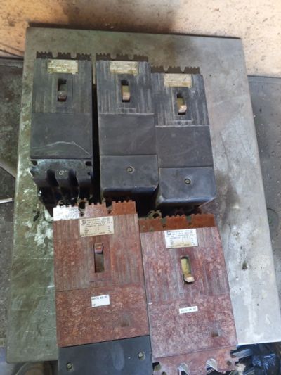 Лот: 25745032. Фото: 1. Автоматы. Автоматы, пакетники, предохранители