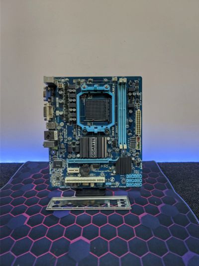 Лот: 25273079. Фото: 1. Материнская плата Gigabyte GA-78LMT-S2P... Материнские платы