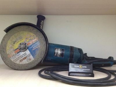 Лот: 10501537. Фото: 1. Продам болгарку Makita GA9030S... Электроинструмент