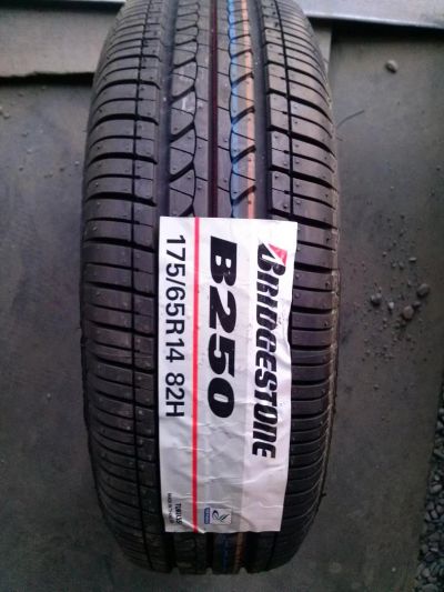 Лот: 4276111. Фото: 1. 175 65r14 Bridgestone-B-250 Новые... Шины
