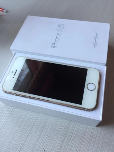 Лот: 8806912. Фото: 1. iPhone 5s. Смартфоны