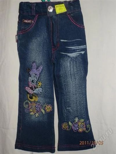 Лот: 2131280. Фото: 1. джинсы с миккимаусом новые!!!. Брюки, шорты, джинсы