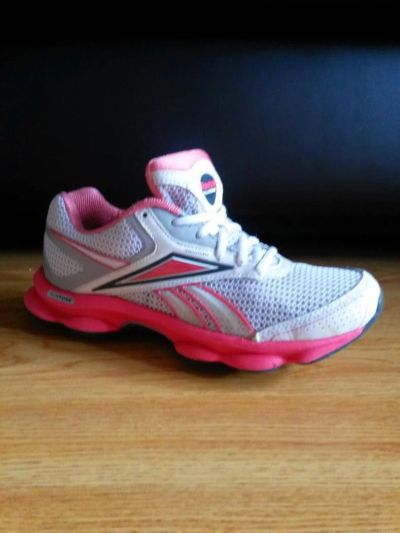 Лот: 4293992. Фото: 1. Кроссовки Reebok Runtone, одеты... Кеды, кроссовки, слипоны