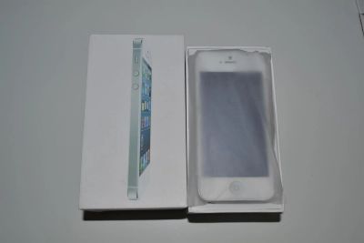 Лот: 3217824. Фото: 1. IPhone 5 blue 64gb. Смартфоны