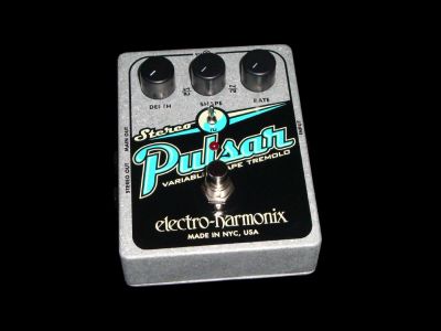 Лот: 1307144. Фото: 1. Electro-Harmonix Stereo Pulsar. Гитарные эффекты и комбоусилители