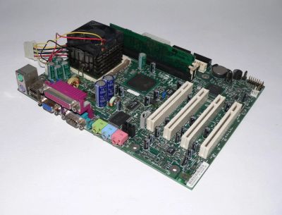 Лот: 7264404. Фото: 1. Комплект Celeron 1100A + MB Intel... Комплекты запчастей
