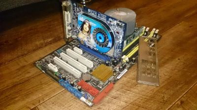 Лот: 6849741. Фото: 1. Комплект Asus p5q se2 с процессором... Компьютеры в сборе