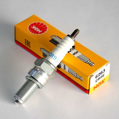 Лот: 21364950. Фото: 1. Свеча зажигания NGK 6263 CR9E. Запчасти для лодок, катеров, лодочных моторов