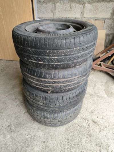 Лот: 23707333. Фото: 1. Комплект 4*100 r14 + 185/60. Шины на дисках
