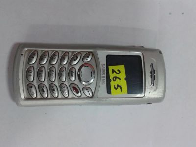 Лот: 6241987. Фото: 1. Сотовый телефон Samsung C110 с110... Кнопочные мобильные телефоны