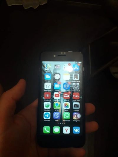 Лот: 15209591. Фото: 1. IPhone 7 jet black 32GB. Смартфоны