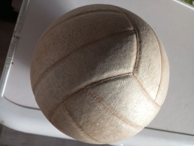 Лот: 24982307. Фото: 1. Мяч волебол б.у. Мячи, ракетки, шайбы, клюшки
