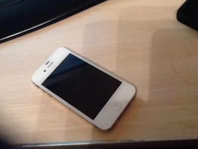 Лот: 3467034. Фото: 1. Продам iphone 4s 32 gb. Смартфоны