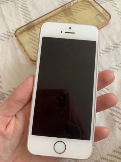 Лот: 17582941. Фото: 1. Iphone se 32gb. Смартфоны