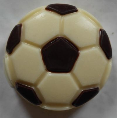 Лот: 2674124. Фото: 1. Мяч шоколадный. Подарок для футболиста... Подарки на 14 февраля