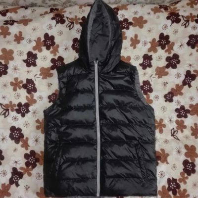Лот: 10292993. Фото: 1. Безрукавка, жилетка Adidas Neo. Верхняя одежда
