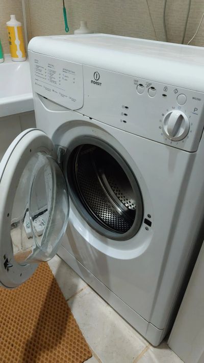 Лот: 21074674. Фото: 1. Indesit wiu 1000. Стиральные машины