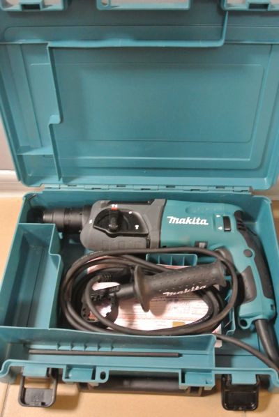 Лот: 16102829. Фото: 1. Перфоратор Makita HR2470 (т4551-1... Электроинструмент