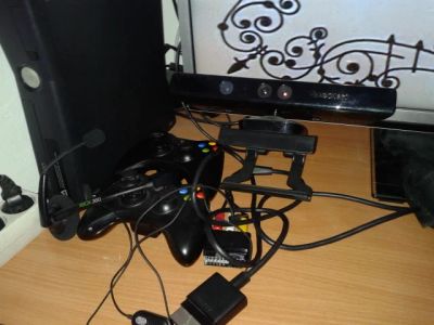 Лот: 7221274. Фото: 1. Игровая приставка Xbox 360 + kinect... Игровые приставки, консоли