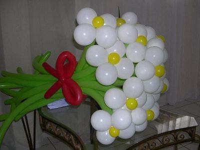 Лот: 1167303. Фото: 1. букет полевых ромашек,из шариков. Воздушные шары