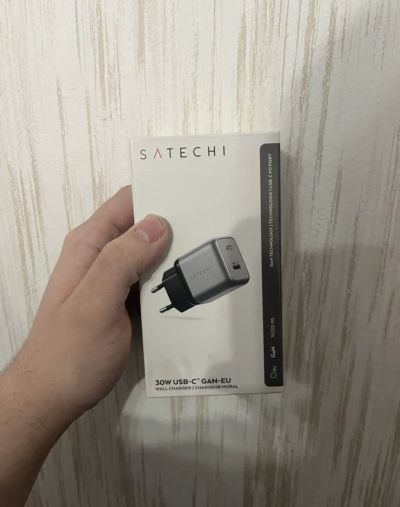 Лот: 24871740. Фото: 1. Сетевое зарядное устройство Satechi... Зарядные устройства, блоки питания, адаптеры сетевые для смартфонов