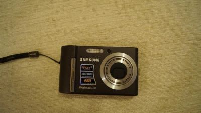 Лот: 3540933. Фото: 1. Фотоаппарат Samsung L70, с дефектами... Цифровые компактные