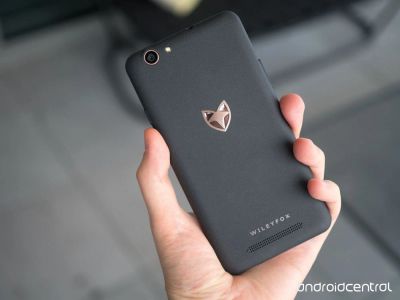 Лот: 10148170. Фото: 1. wileyfox spark черный. Смартфоны