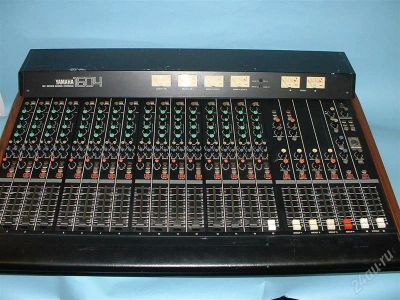 Лот: 948605. Фото: 1. Yamaha 1604 mixing board (1982г... Микшеры, предусилители, микрофонные эффекты