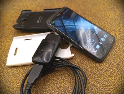 Лот: 24354893. Фото: 1. Сотовый телефон HTC one X + powerbank. Смартфоны