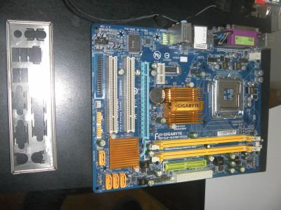 Лот: 6629003. Фото: 1. gigabyte ga-g31m-es2l возможен... Материнские платы