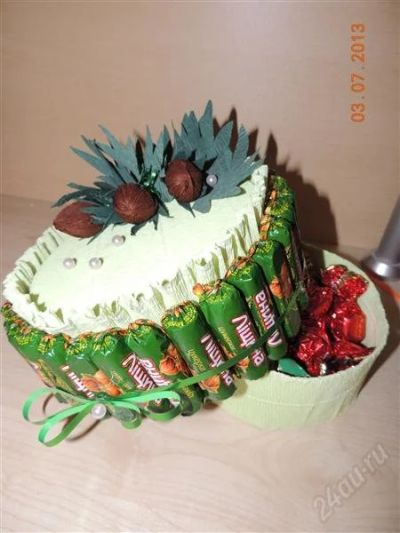 Лот: 2947842. Фото: 1. конфетный торт с сюрпризом на... Букеты из конфет, игрушек