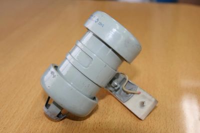 Лот: 4723342. Фото: 1. Конденсаторы К15У- 2 2200 пФ. Конденсаторы