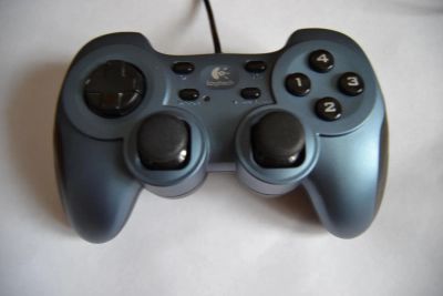 Лот: 4106238. Фото: 1. Геймпад Logitech RumblePad 2. Рули, джойстики