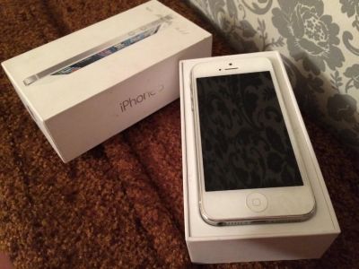 Лот: 6435391. Фото: 1. Продам iPhone 5 16gb white рст... Смартфоны