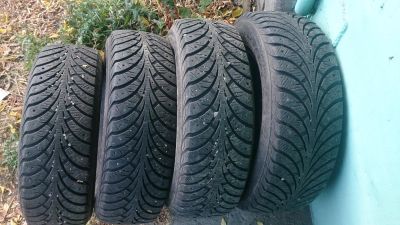 Лот: 8266732. Фото: 1. 4 зимних колеса Goodyear 195x65xR15. Шины