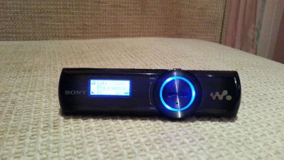 Лот: 3652139. Фото: 1. Продам плеер Sony NWZ-B172F 2GB. Плееры