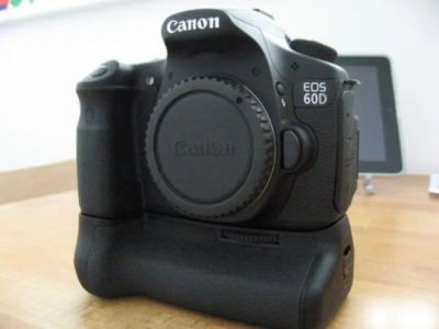 Лот: 7520207. Фото: 1. Сenon 60D body + блок ручка. Цифровые зеркальные